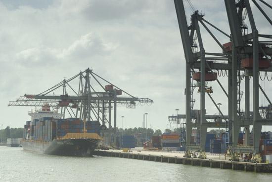 Rotterdam, shipping, photo michel Ducruet