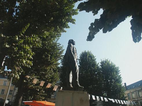 statue de Flaubert.  Rouen. photo michel ducruet.
