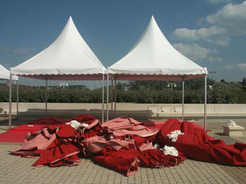 tapis rouges et tentes blanches. Deauville. festival. photo michel ducruet.