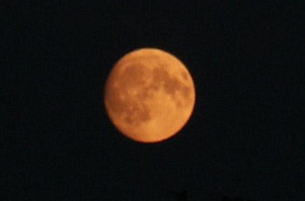 la lune en 2075. photo michel ducruet