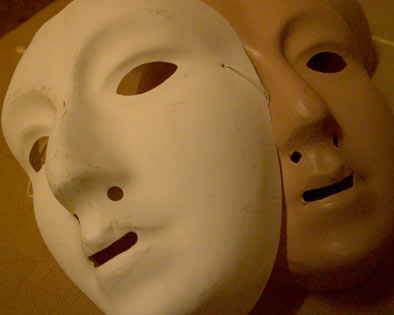 masques traditionnels. photo michel ducruet