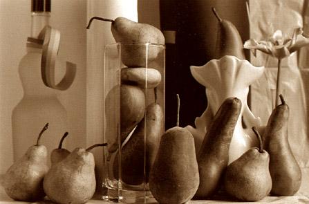 poires bouteilles vases, pears with bottles. spia