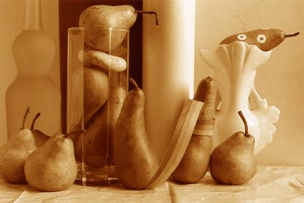poires vases galets, pears with bottles . virage souffre